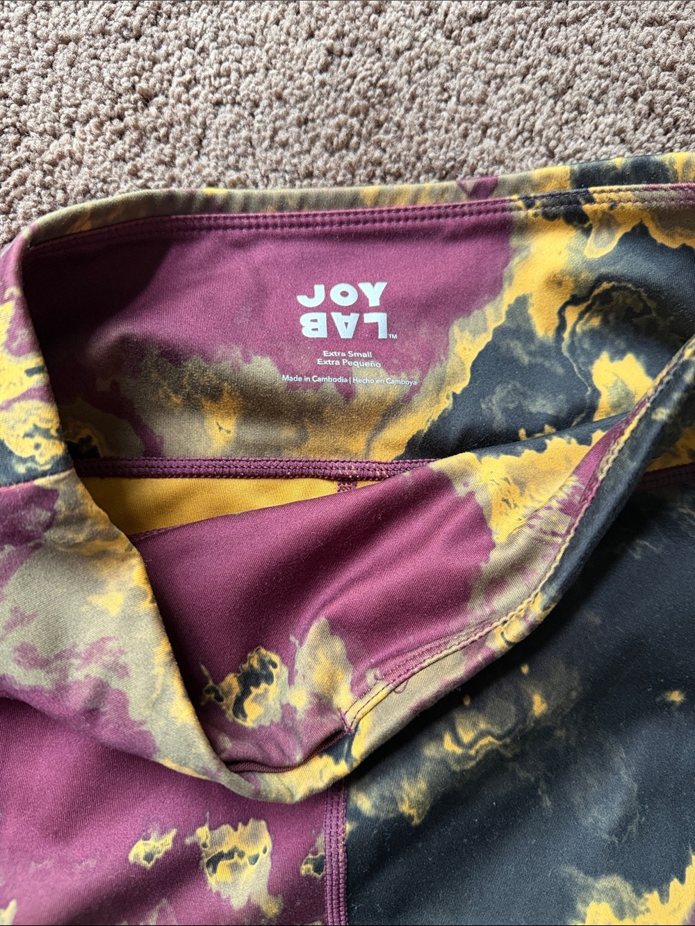 Marbled Sports Bra & Legging Set in Plum, Black & Yellow - Picture 2 of 5